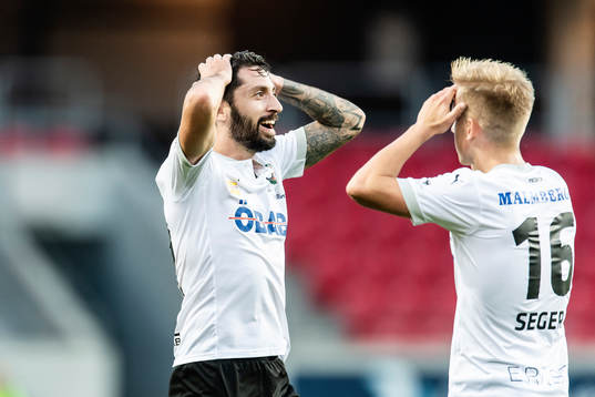 Örebros Nahir Besara och David Seger reagerar