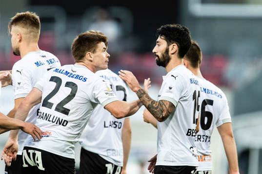 Örebros Nahir Besara jublar