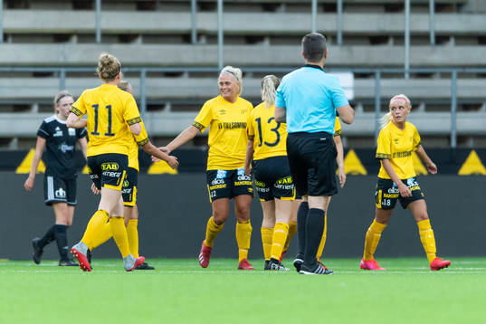 Elfsborgs Ellen Larsson jublar