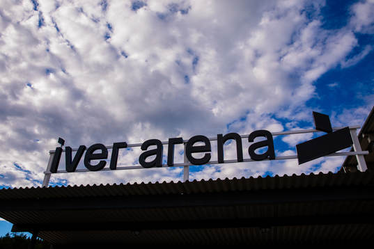 En skylt på Iver Arena