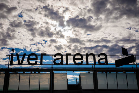 En skylt på Iver Arena