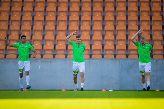 Västerås Ahmed Awad och Simon Johansson värmer upp