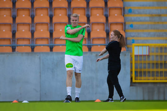 Västerås Simon Johansson värmer upp