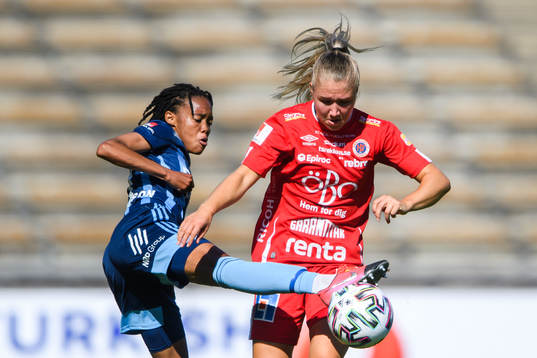 Djurgårdens Linda Motlhalo och Örebros Cajsa Åkerberg