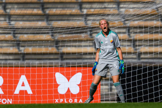 Djurgårdens målvakt Kathrine Østergaard Larsen