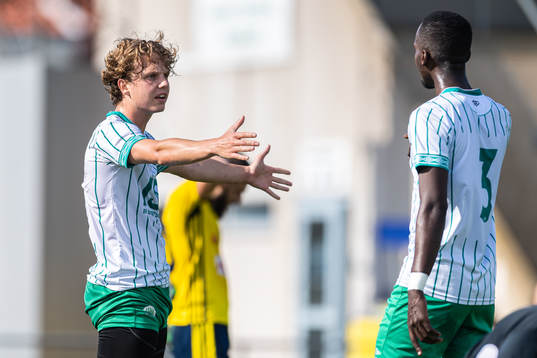 Västra Frölundas Anton Delwér i samtal med Bryan