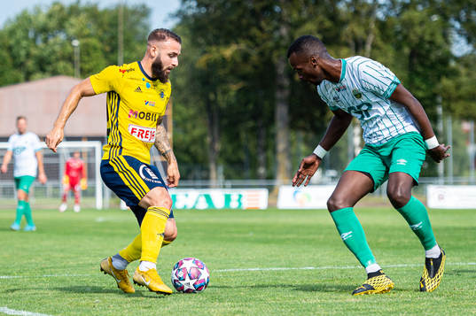 Ängelholms Filip Pivkovski mot Västra Frölundas Bryan