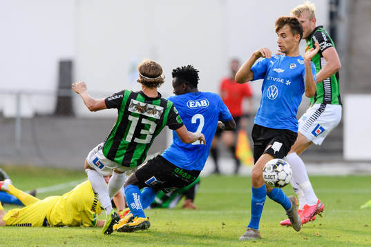 Halmstads Thomas Boakye med en målchans