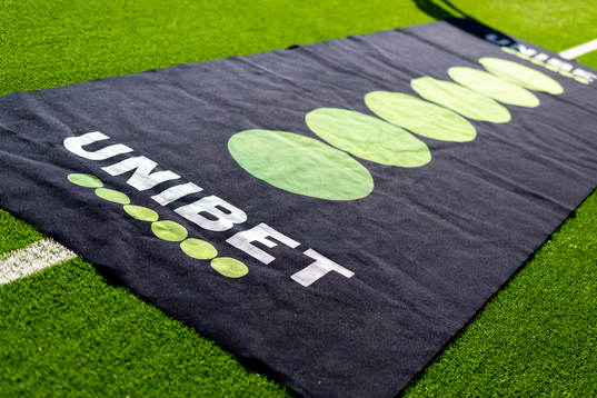 Matta med Unibet loggan på