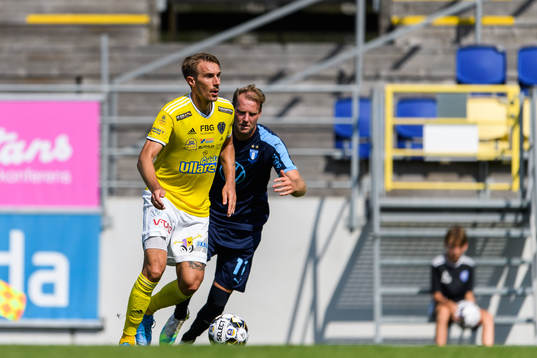 Falkenbergs Tobias Karlsson och Malmö FFs Ola Toivonen