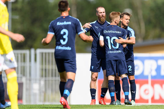 Malmö FFs Jo Inge Berget jublar med lagkamrater