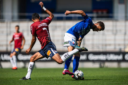 Örgrytes Ailton Almeida och Trelleborgs Herman Hallberg