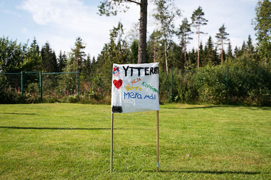 En banderoll för Ytterby IS P07-lag
