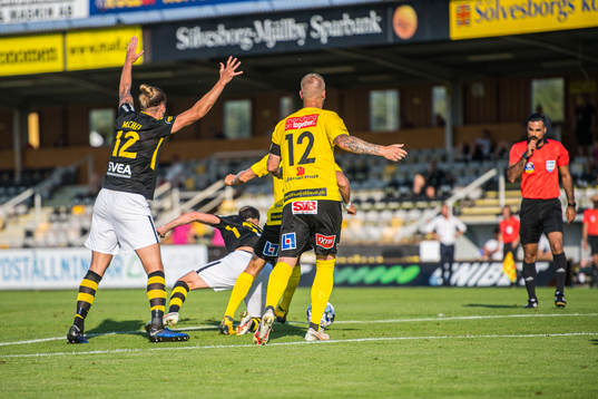 domare Mohammed Al-Hakim    dömmer straff till AIK