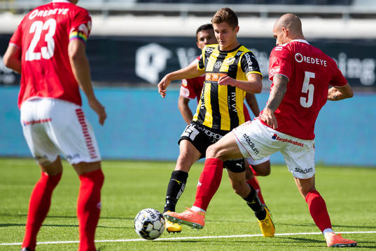Häckens Leo Bengtsson mot Kalmars Douglas Bergqvist