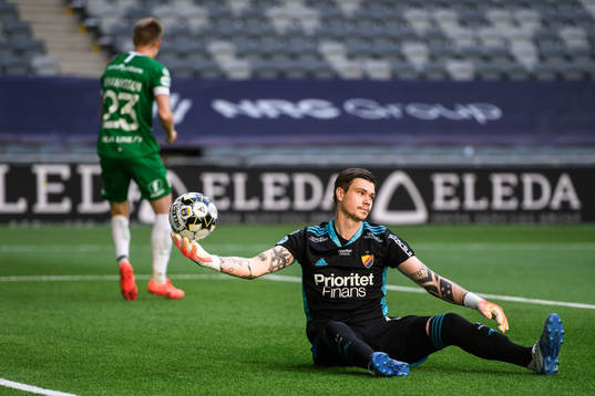 Djurgårdens målvakt Per Kristian Bråtveit deppar