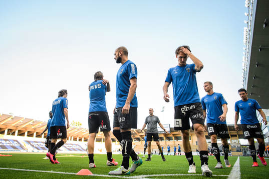 Sirius Karl Larson och Hjalmar Ekdal värmer upp med