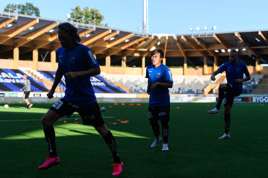 Sirius Yukiya Sugita värmer upp