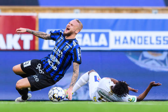 Sirius Adam Ståhl och Varbergs Adama Fofana