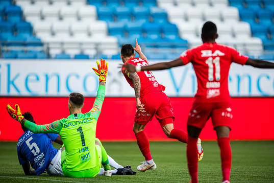 Daniel Alexander Pedersen of Brann celebrates