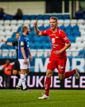 Jon-Helge Ødegård Tveita of Brann celebrates