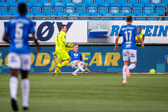 Håkon Eikemo Opdal of Brann and Ola Brynhildsen of Molde