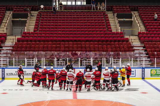Spelarna samlas