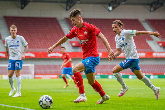Helsingborgs Armin Gigovic och IFK Norrköpings Simon Thern