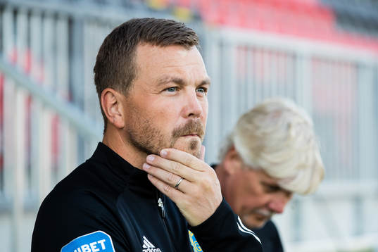 Sundsvalls tränare Henrik Åhnstrand innan fotbollsmatchen