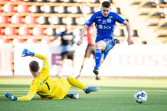 Akropolis målvakt Samuel Brolin och Sundsvalls Johan