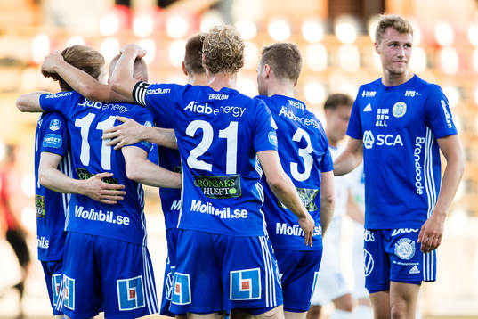 Sundsvalls Tobias Eriksson jublar