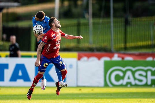 Halmstads Edvin Kurtulus och Östers James Keene