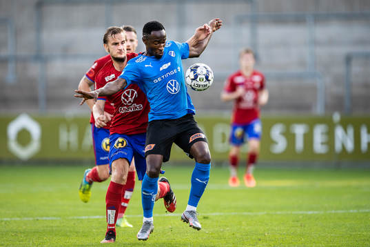 Östers Månz Berg och Halmstads Sadat Karim