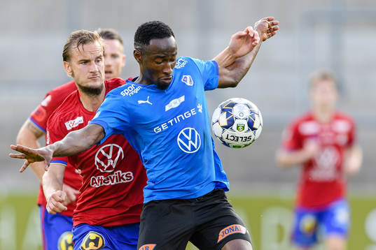 Östers Månz Berg och Halmstads Sadat Karim