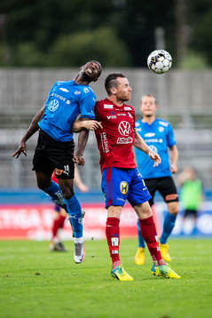 Halmstads Sadat Karim och Östers Johan Persson