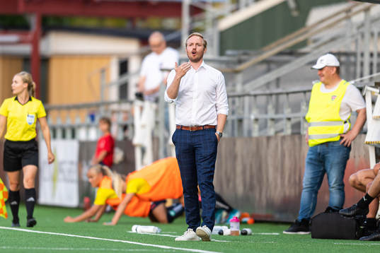 Rosengårds tränare Jonas Eidevall reagerar