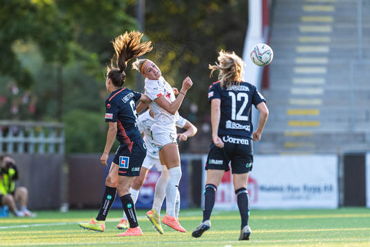 Rosengårds Sanne Troelsgaard i nickduell med Elin