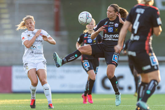 Rosengårds Anna Anvegård mot Linköpings Emma Lennartsson