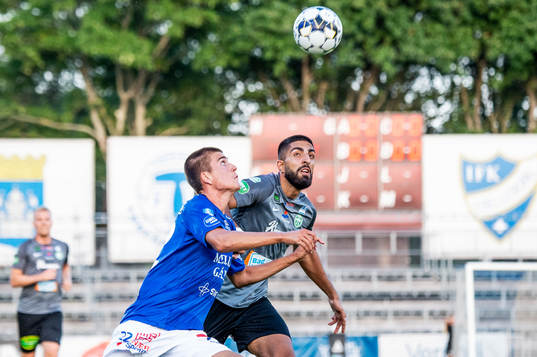 Trelleborgs Carl Björk mot Västerås Sean Sabetkar