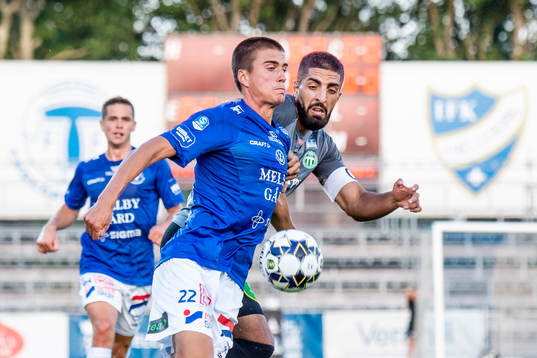 Trelleborgs Carl Björk mot Västerås Sean Sabetkar