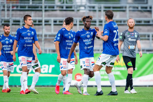 Trelleborgs Fatawu Safiu jublar med lagkamrater