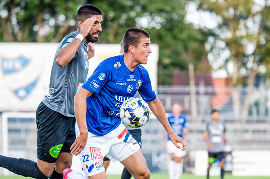 Västerås Sean Sabetkar mot Trelleborgs Carl Björk