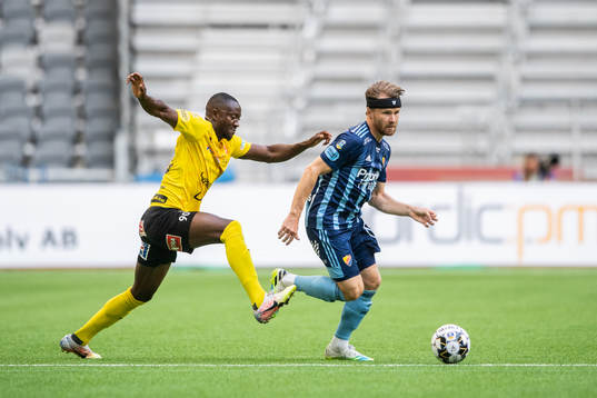 Mjällbys Moses Ogbu och Djurgårdens Jacob Une Larsson
