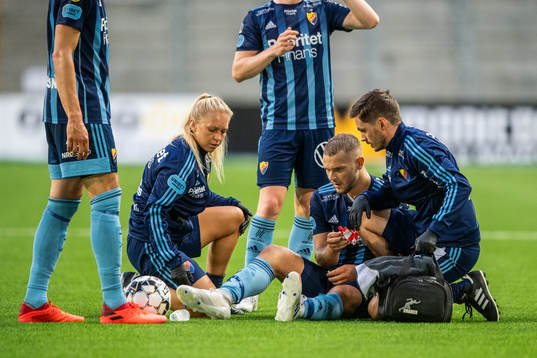 Djurgårdens Jesper Karlström får läkarvård