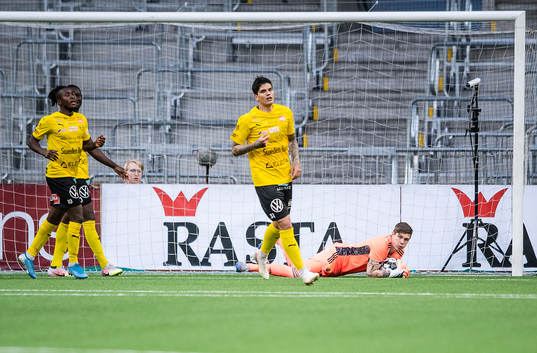 Djurgårdens målvakt Per Kristian Bråtveit med en