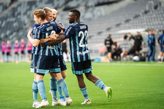 Djurgårdens Jonathan Augustinsson gör 2-1 och jublar med