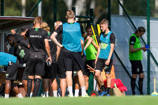 Under en träning med det allsvenska fotbollslaget Varberg