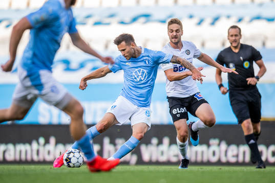 Malmö FFs Arnór Ingvi Traustason och Örebros Johan