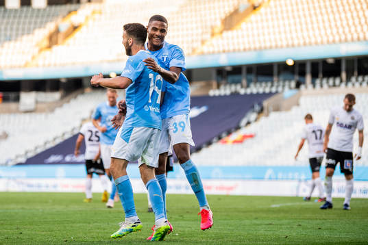 Malmö FFs Amin Sarr jublar med Erdal Rakip
