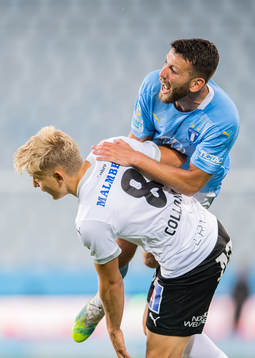 Malmö FFs Erdal Rakip och Örebros Dennis Collander i en